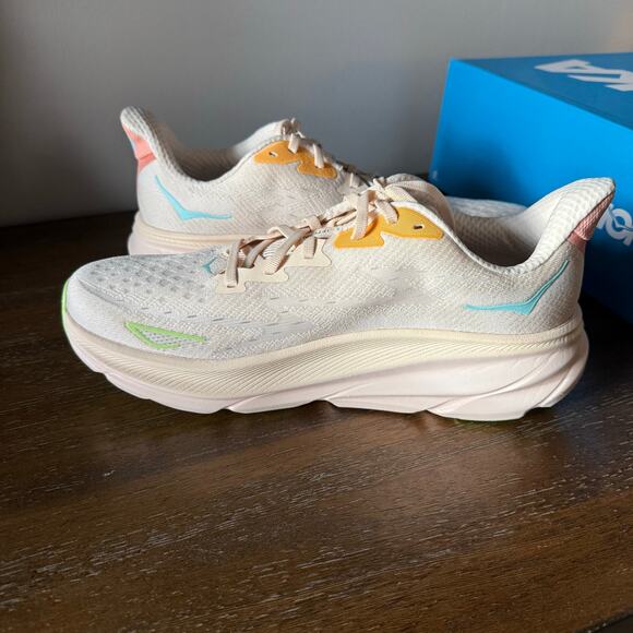 Hoka One One Woman’s Clifton 9 Cream Pink Walking Running Sneakers- Size 10B - Picture 6 of 9